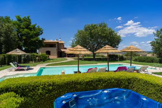 Il Chiesino - Il Chiesino, charming hilltop retreat near the Maremma coast. Tuscany. Villa Il Chiesino | 2 Bed Luxury Villa with Pool | Tuscany Coast & Maremma