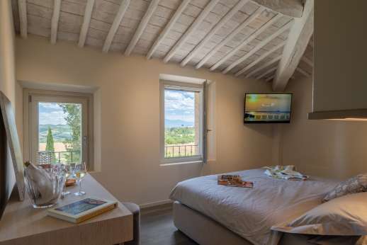 PodereSole - Every bedroom has AC, en-suite luxury bathroom for added privacy