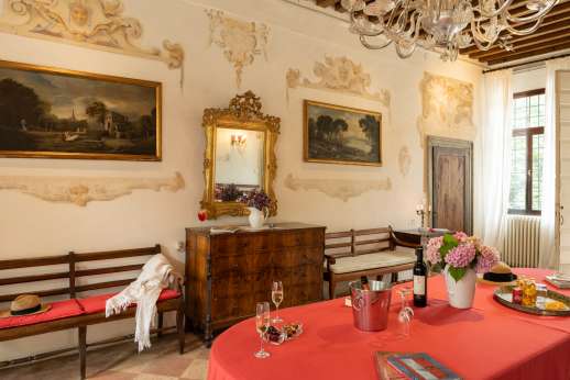 Villa Michiel - The entrance hall to Villa Michiel.