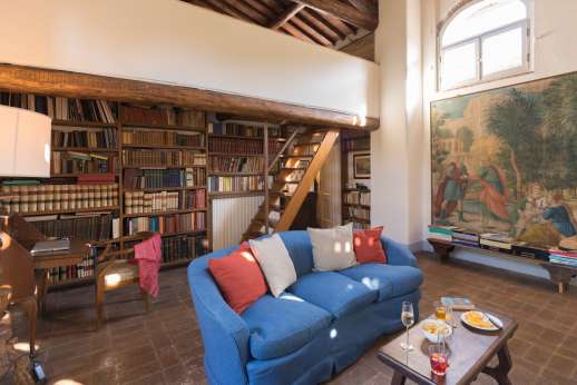 La Gattaiola - First floor, sitting and TV room.
