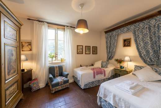 La Gattaiola - A bright double bedroom.