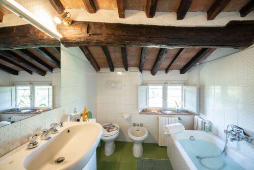 La Gattaiola - A bathroom.