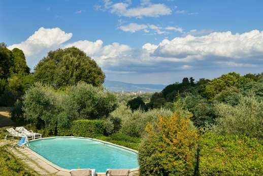La Gattaiola - The pool  has a depth of 1.20-1.60m/4-5.5 feet with a ladder for entry/exit.