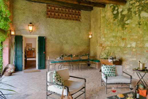 La Gattaiola - The loggia for al fresco dining.