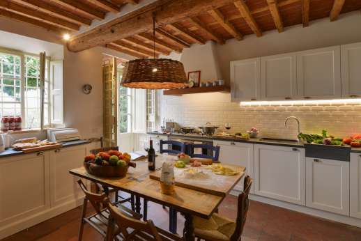 La Gattaiola - Kitchen easy access into the garden.