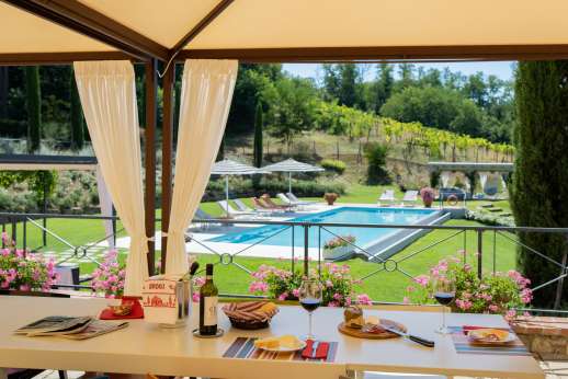 Podere Brogi - Dine with a view at Podere Brogi
