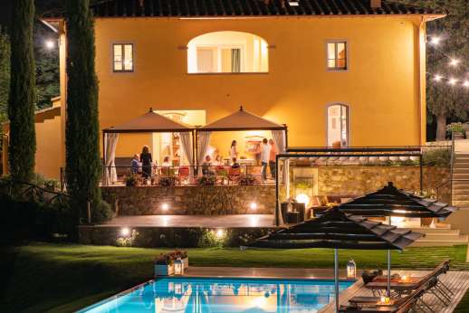Podere Brogi - The private solar heated, infinity-edge and gated swimming pool