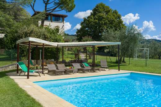 La Villa Di Petroio (x 16 people) with Staff & Cook
