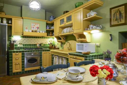 La Villa Di Petroio (x 16 people) with Staff & Cook