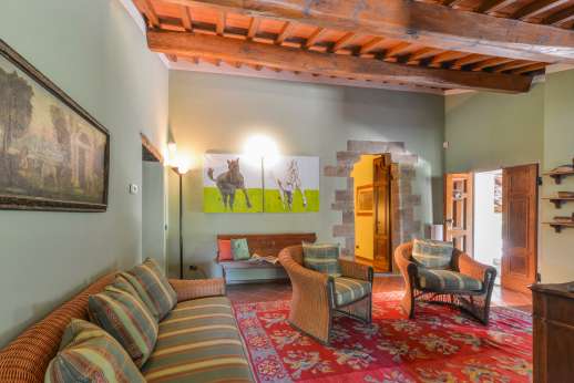 La Villa Di Petroio (x 16 people) with Staff & Cook