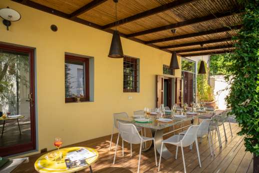 Tenuta Almabrada - Dine alfresco