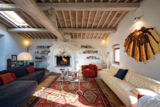 Tenuta Almabrada - Main house, the large open plan living room.