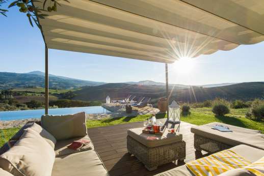 Poggiobuono - Outside seating area enjoys magnificent views