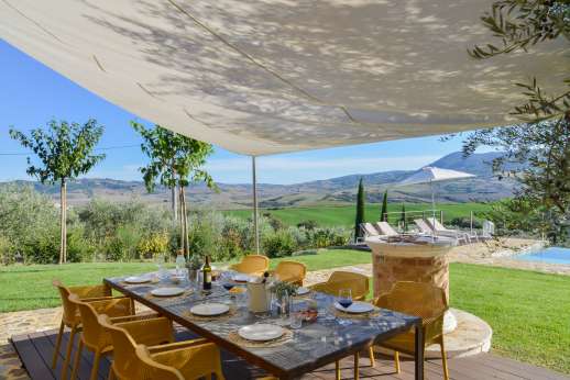 Poggiobuono - Beautiful views from the outside dining area