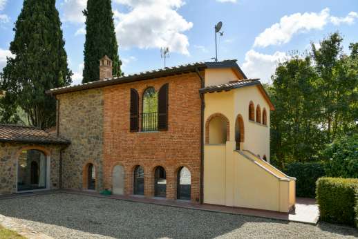 Delpietre - The décor of this farmhouse blends original features like terracotta flooring and stone walls with contemporary design