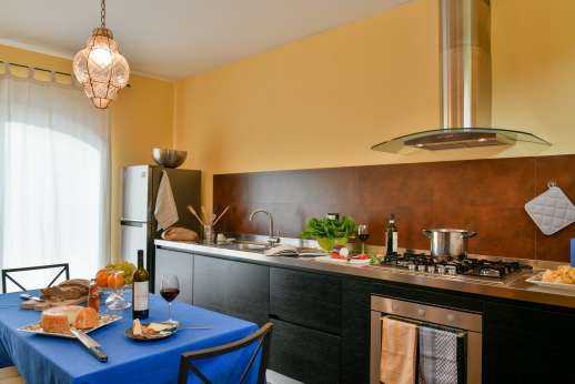 Delpietre - Well-equipped contemporary kitchen