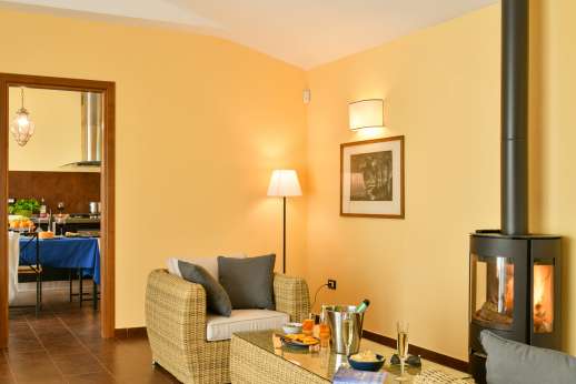 Delpietre - Living area leading through to the kitchen