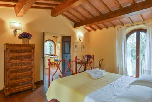 Delpietre - First floor Air-conditioned double/twin “master” bedroom with a separate private bathroom