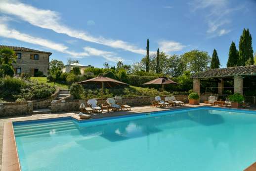 Palazzo Cheto - The private pool, 15 x 7.50 m/48 x 24 feet, has a depth of 0.5m-3m/1.6-10 feet. Steps for entry/exit.