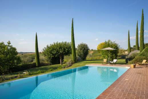 La Badiole - The private solar heated infinity–edge swimming pool, 5.5 x 14.5 meters/18 x 46 feet, has a depth of 1.2-3m/4-10 feet with steps for entry/exit.