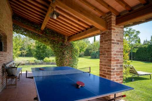 La Badiole - La Badiole sits on a picture perfect hilltop enjoying stunning views of the rolling hills with Montepulciano