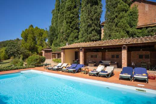 Vecchia Fattoria - The private swimming pool, 5 x 10m/16 x 32 feet.