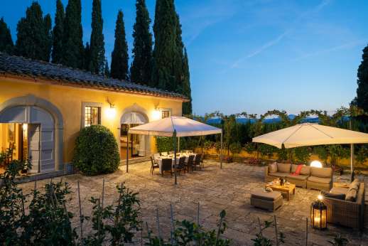 Vecchia Fattoria - Dine in the evening al fresco
