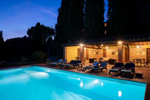Vecchia Fattoria - Fully lit pool loggia