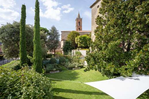 La Fattoria di Sarteano - A beautiful well maintained garden