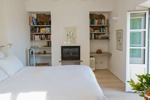 La Ciambella - A second bedroom, with en suite bathroom.