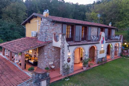 Villa Denise (x 8 people) with Staff and Cook - Traditional working pizza oven at the villa