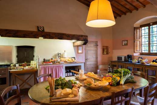 Gugliaie (x 14 people) with Staff and Cook - Breakfast table in the kitchen