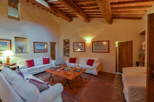 Gugliaie (x 14 people) with Staff and Cook - Large sitting room