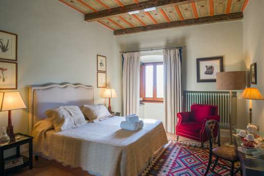 Villa Bracciano - Main house, double bedroom also has air conditioning.