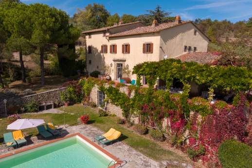 Villa Bracciano - Relax, swim and sunbathe surrounded by these wonderful views!