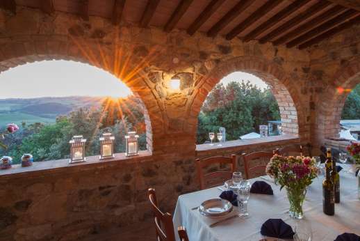 Querciatello - The al fresco dining loggia.