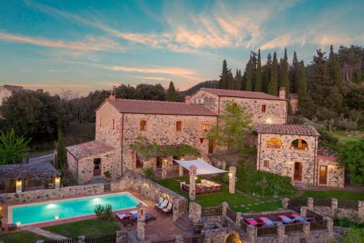 Querciatello - Querciatello is a beautiful stone farmhouse, more than 250 years old.