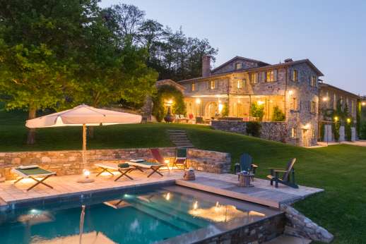La Palazza Nel Cielo - Evenings by the pool