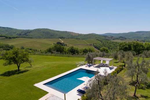 Poggetto Rosato - Close to the timeless Chianti towns of Greve and Radda,