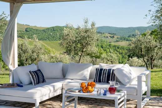 Poggetto Rosato- Sit and relax by the pool