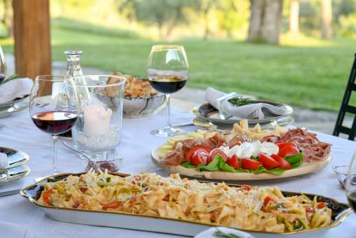 Poggetto Rosato - Under a large veranda for dining al fresco