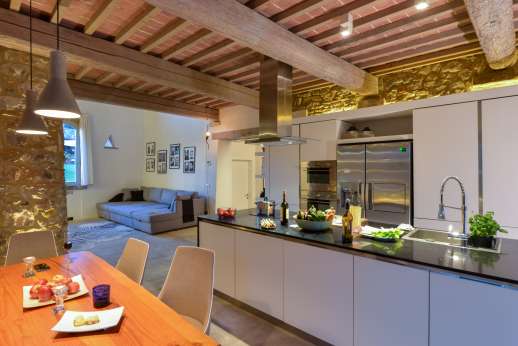 Poggetto Rosato - Open plan dining area and kitchen