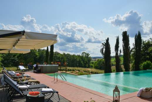 Villa D'Elsa - View from the villa towards the pool