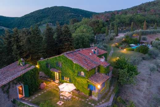 Casalta - Casalta, a very pretty stone farmhouse on a private estate perched on a hill top above Greve In Chianti.