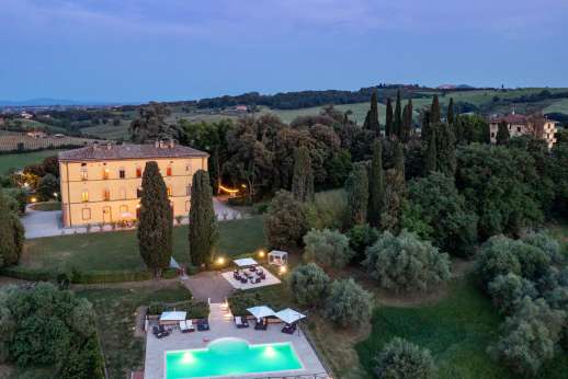 Santa Gelsa - Positioned on a private estate, in a charming and quiet village near Montepulciano