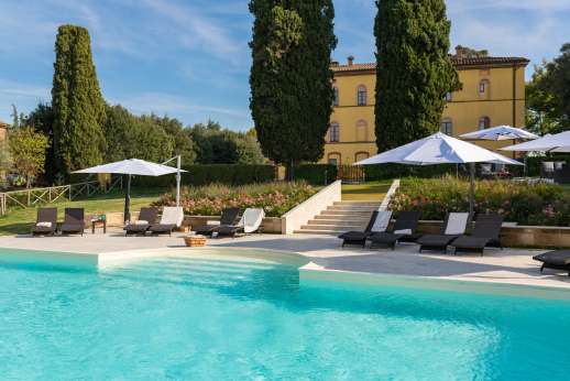 Santa Gelsa - Santa Gelsa is an imposing 18th-century staffed, fully air-conditioned villa with a private swimming pool