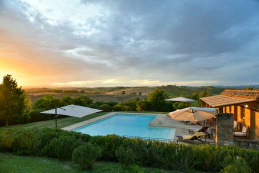 La Piana - A beautiful retreat with views over the rolling Tuscan countryside.