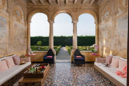 Villa Zambonina (x 18 people) with Staff & Cook