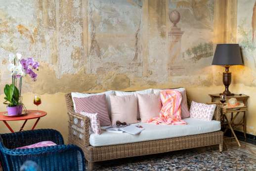 Villa Zambonina (x 18 people) with Staff & Cook