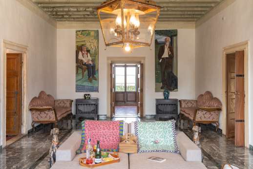 Villa Zambonina (x 18 people) with Staff & Cook